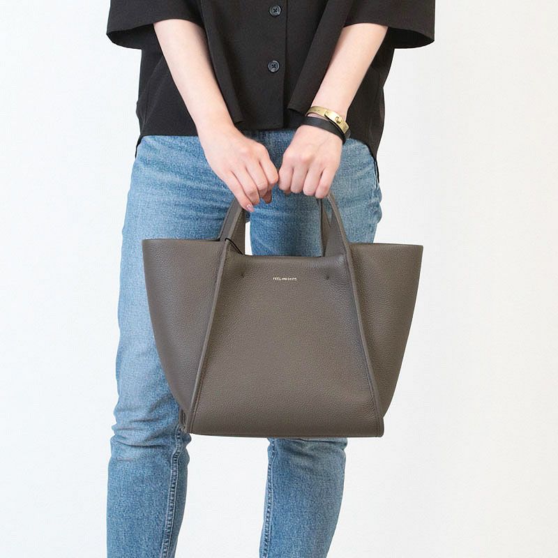 ダークグレー　コーディネート