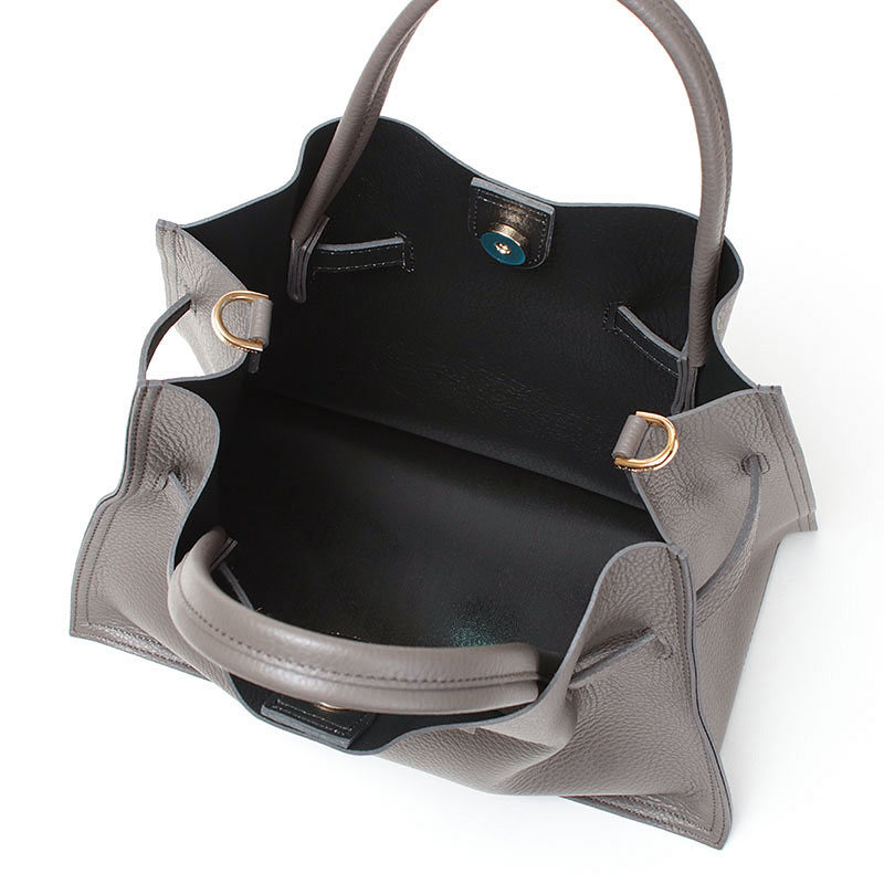 ライトトープ内装画像