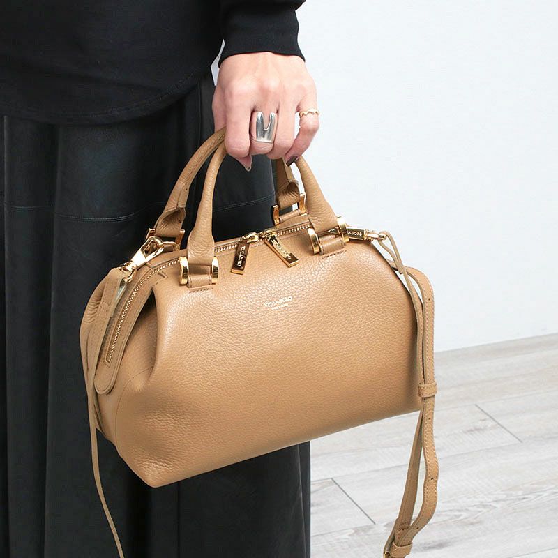 ライトトープｘブラック