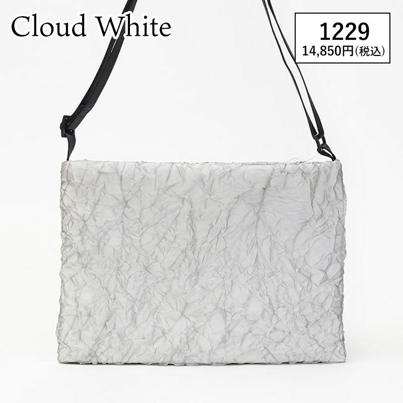 クラウドホワイト