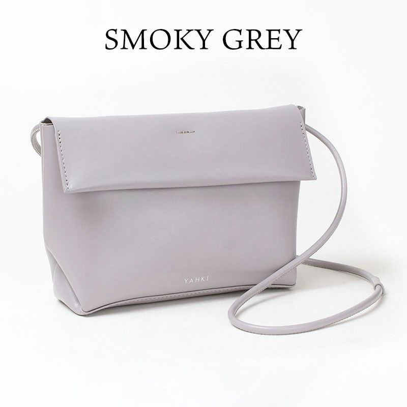 スモーキーグレー