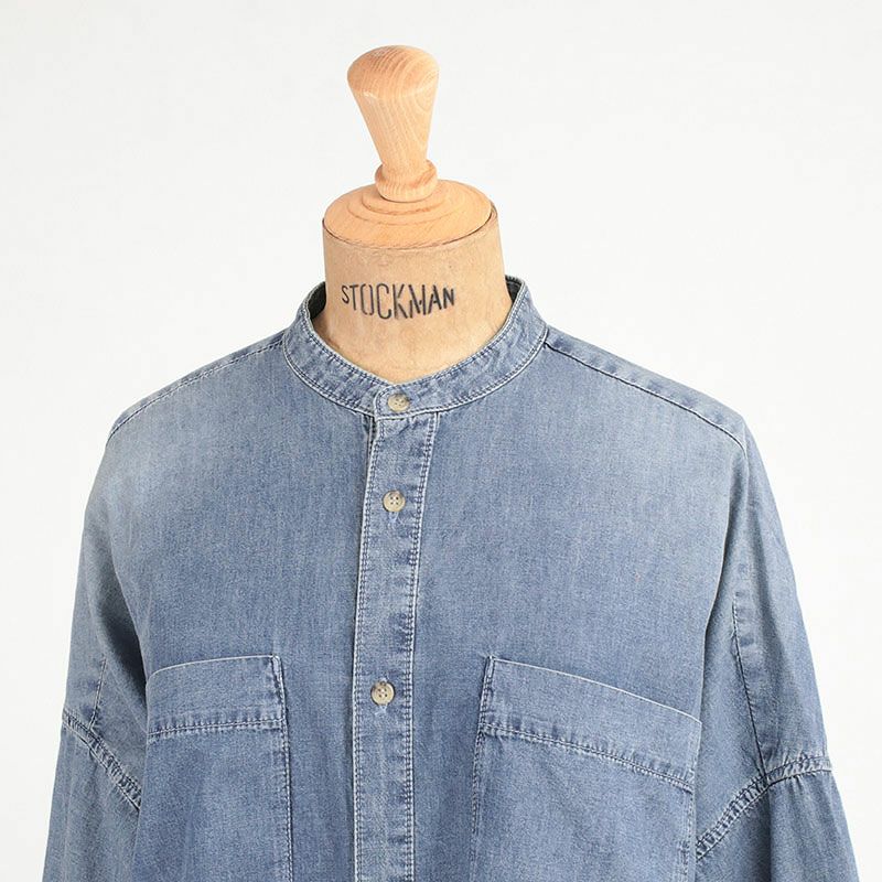 デコルテディテール