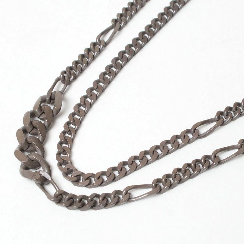 マットグレーチェーンディテール