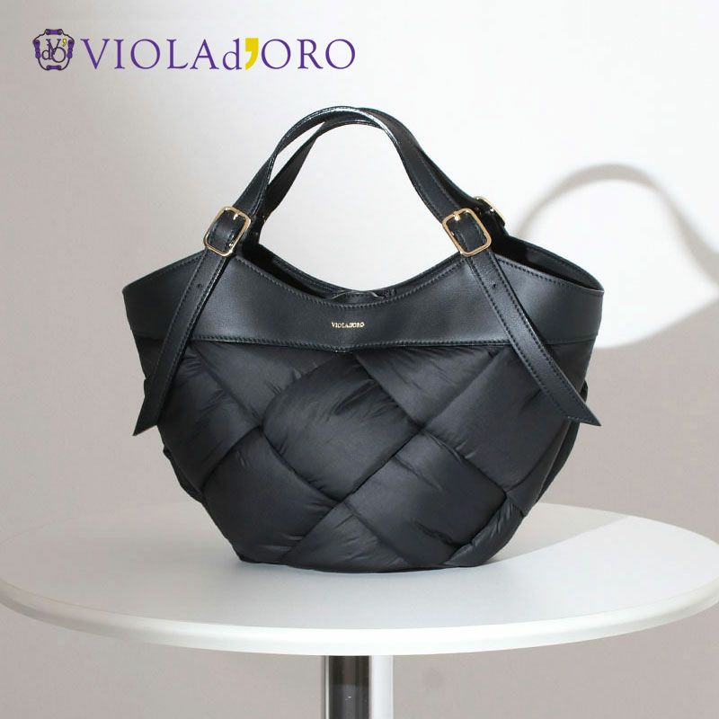 VIOLAd’ORO (ヴィオラドーロ) ナイロンボディバック　ブラック VIOLAd'ORO(ヴィオラドーロ)のBIANCA ナイロンボディバッグ通販