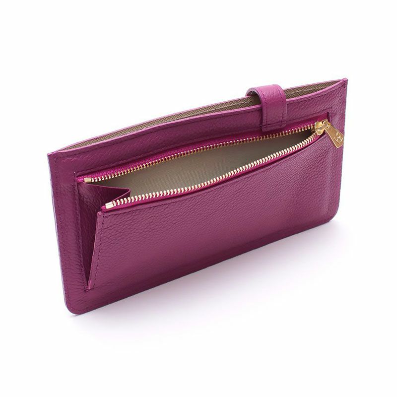 背面とファスナーポケット