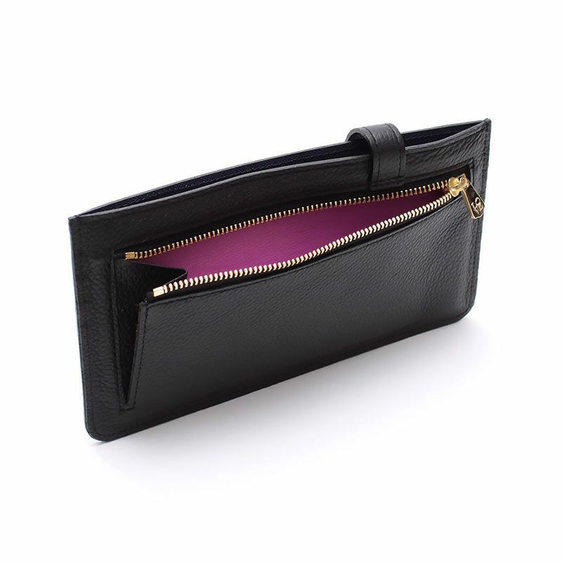 背面とファスナーポケット