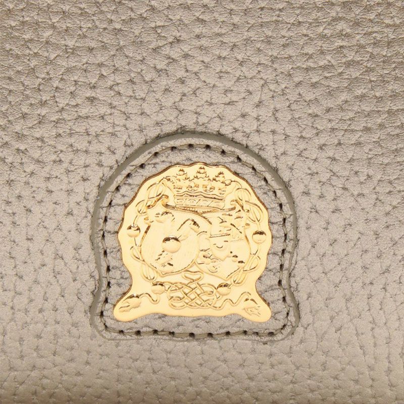 プレートエンブレム