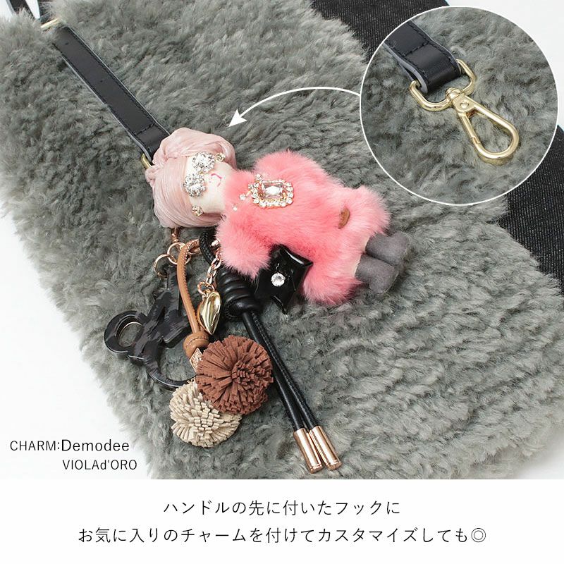 チャームも付けられます